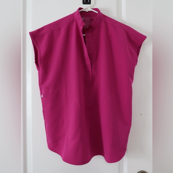 FIGS Limited Edition Raspberry Sorbet Set - Picture 2 of 10